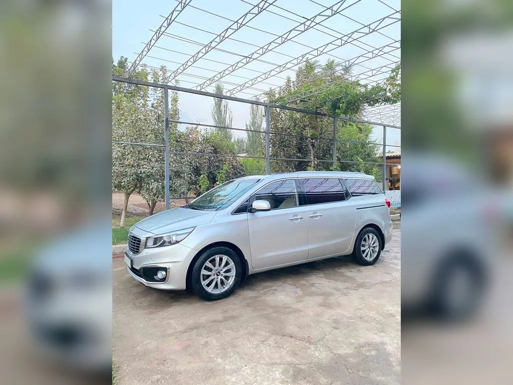 Kia Carnival