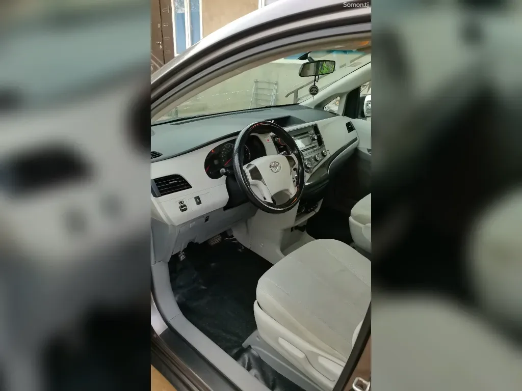 Toyota Sienna