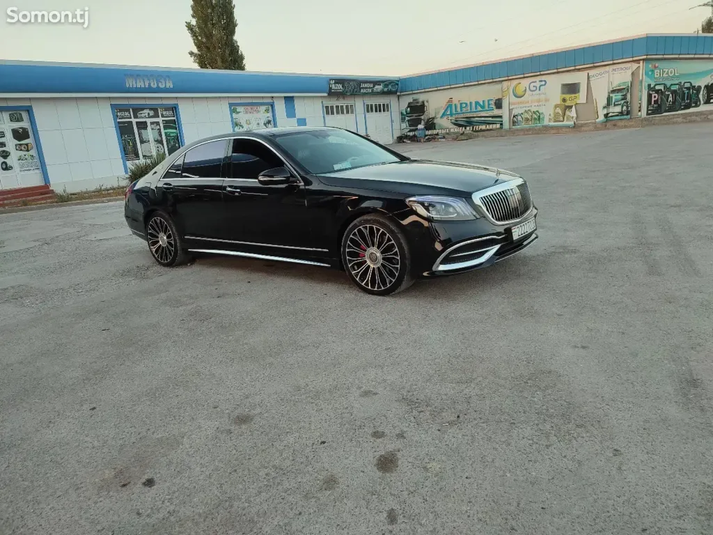 Mercedes-Benz S-Class