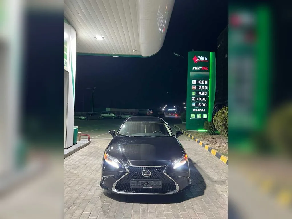 Lexus ES