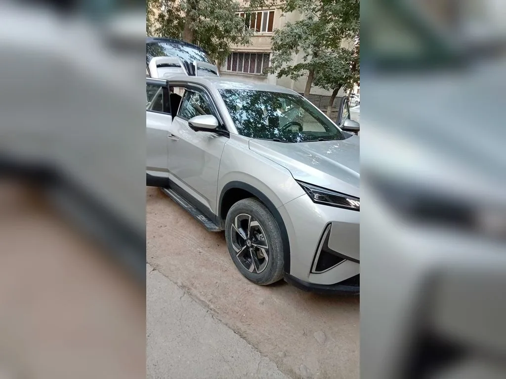 Dongfeng L7
