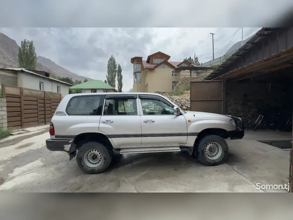 Toyota Land Cruiser