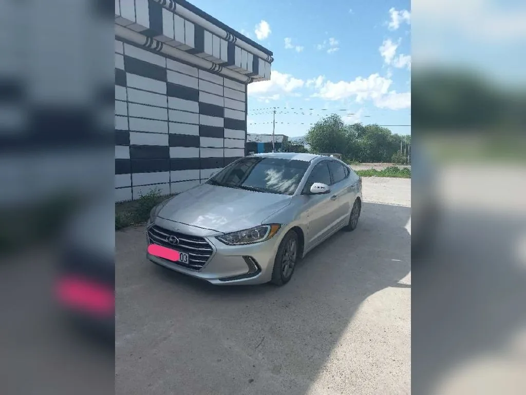 Hyundai Elantra