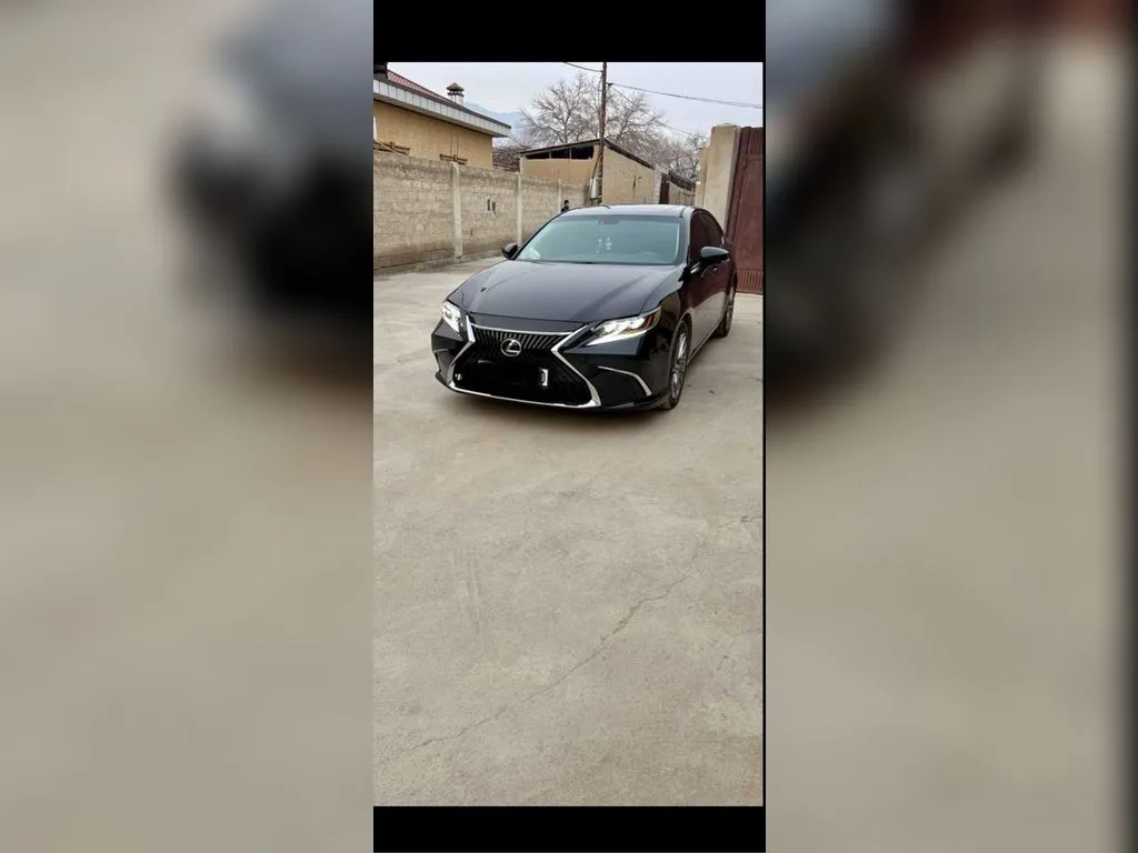 Lexus ES