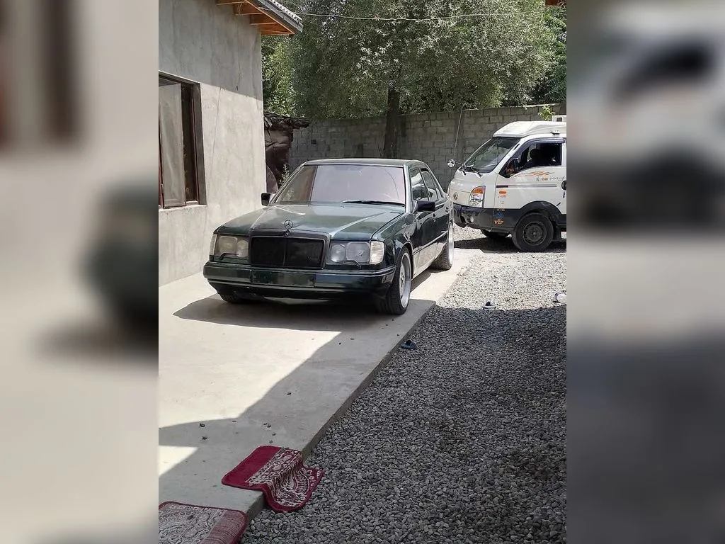 Mercedes-Benz W124
