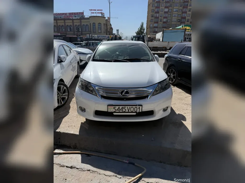 Lexus HS