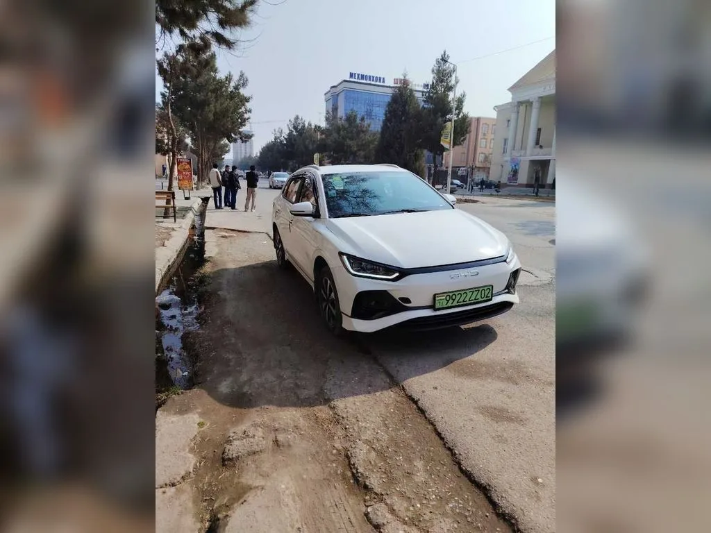 BYD B2