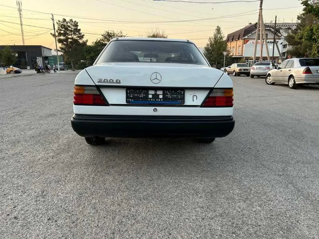 Mercedes-Benz W124