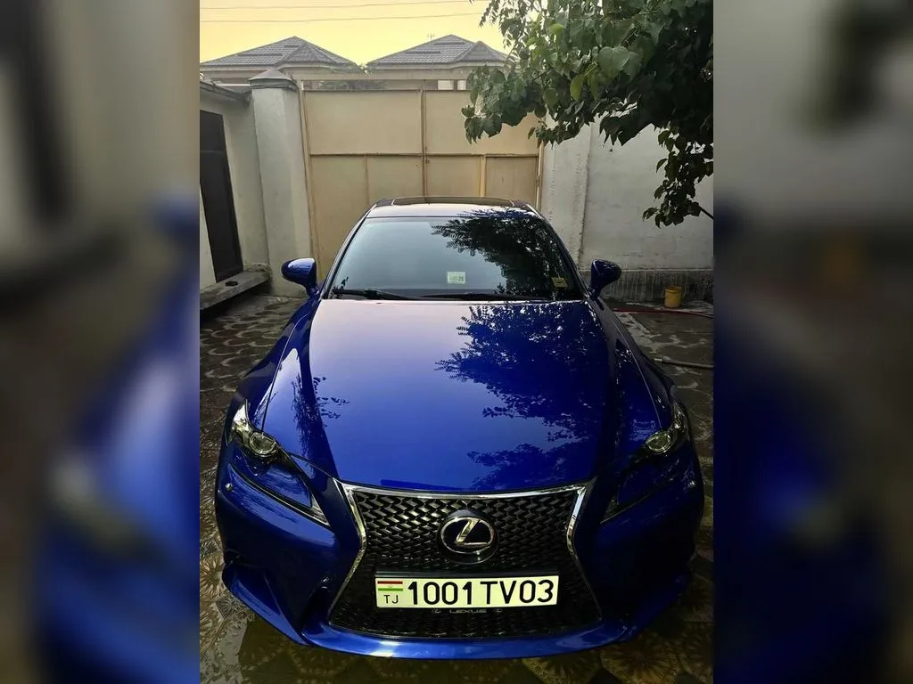 Lexus IS