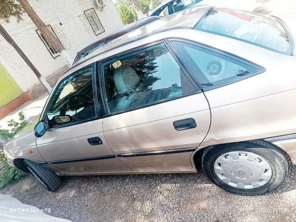Opel Astra F