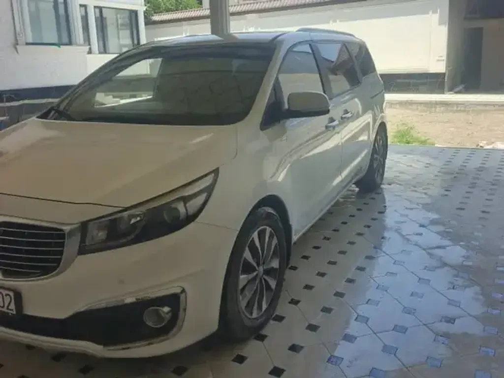 Kia Carnival