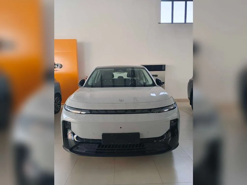 Leapmotor B10