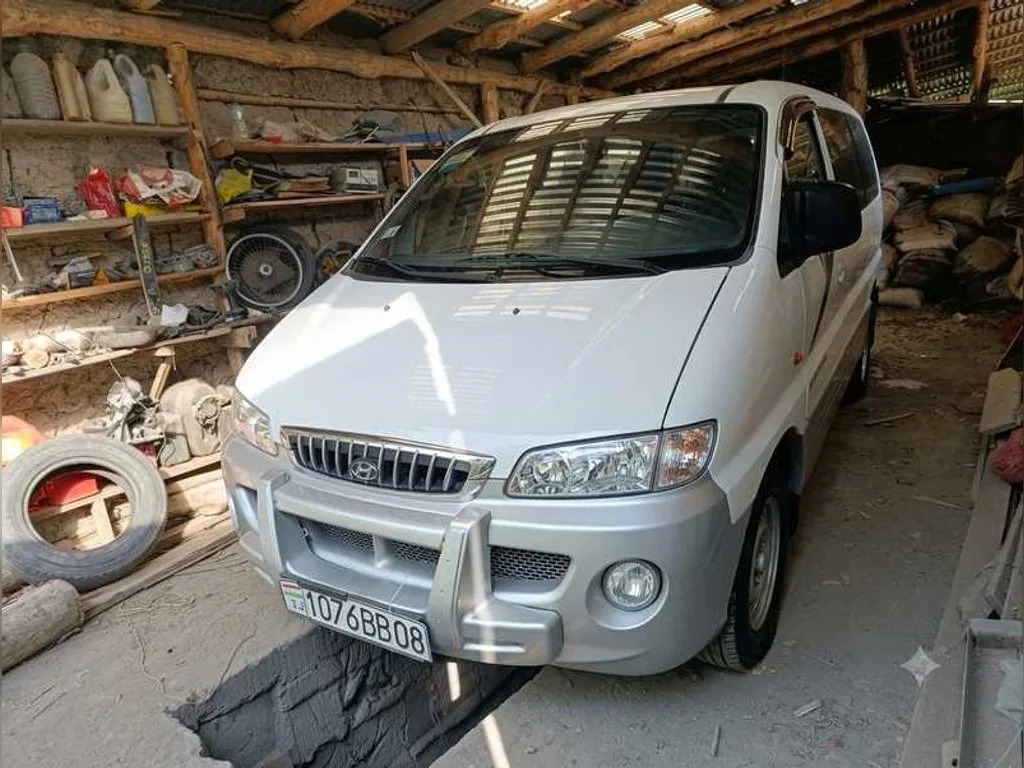 Микроавтобус Hyundai Starex