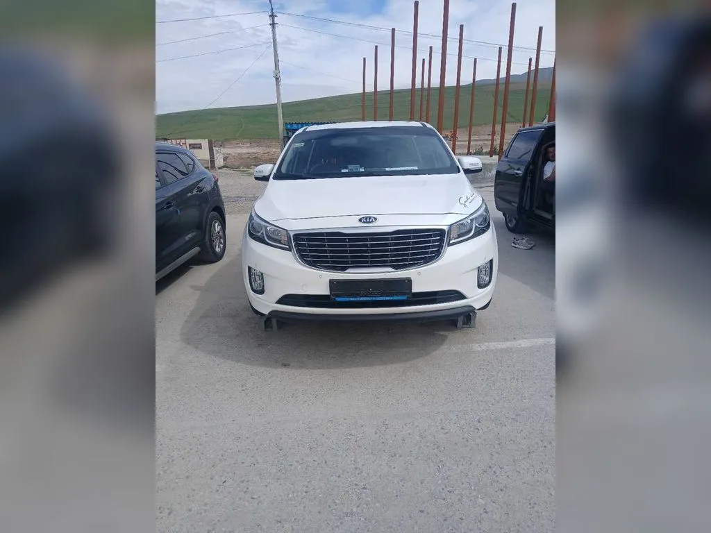 Kia Carnival