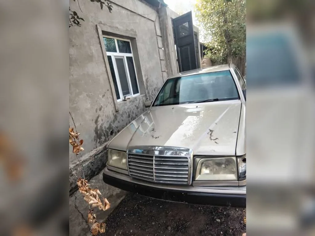 Mercedes-Benz W124