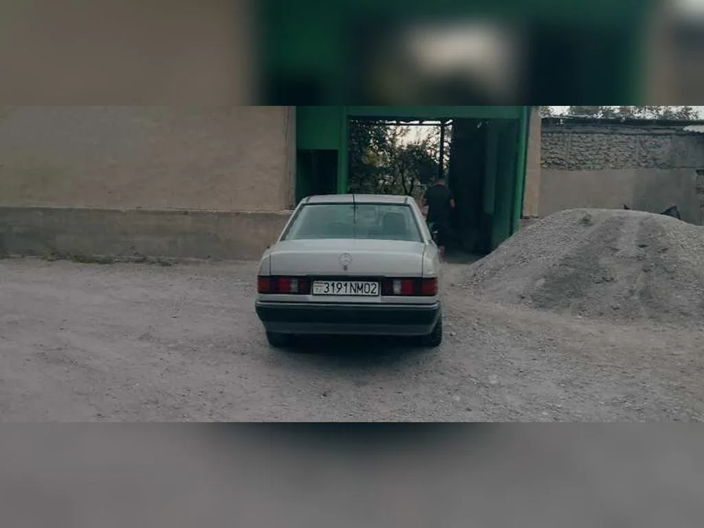 Mercedes-Benz W124