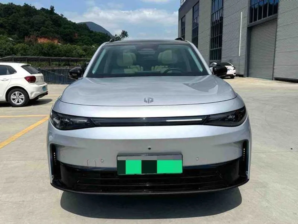Leapmotor C16