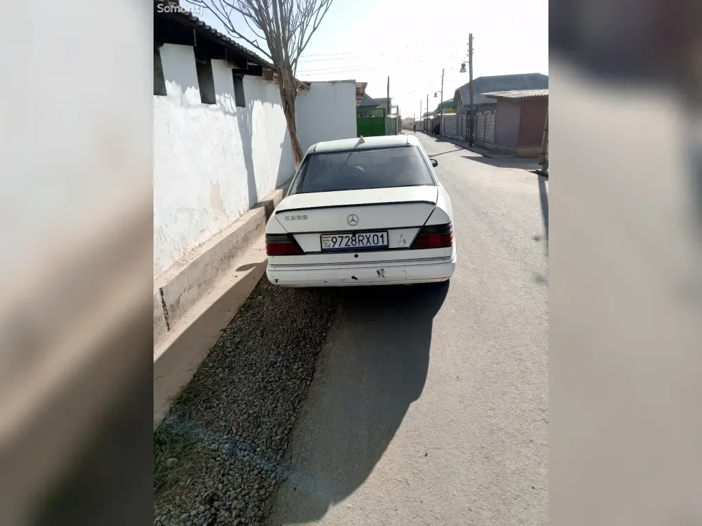 Mercedes-Benz W124