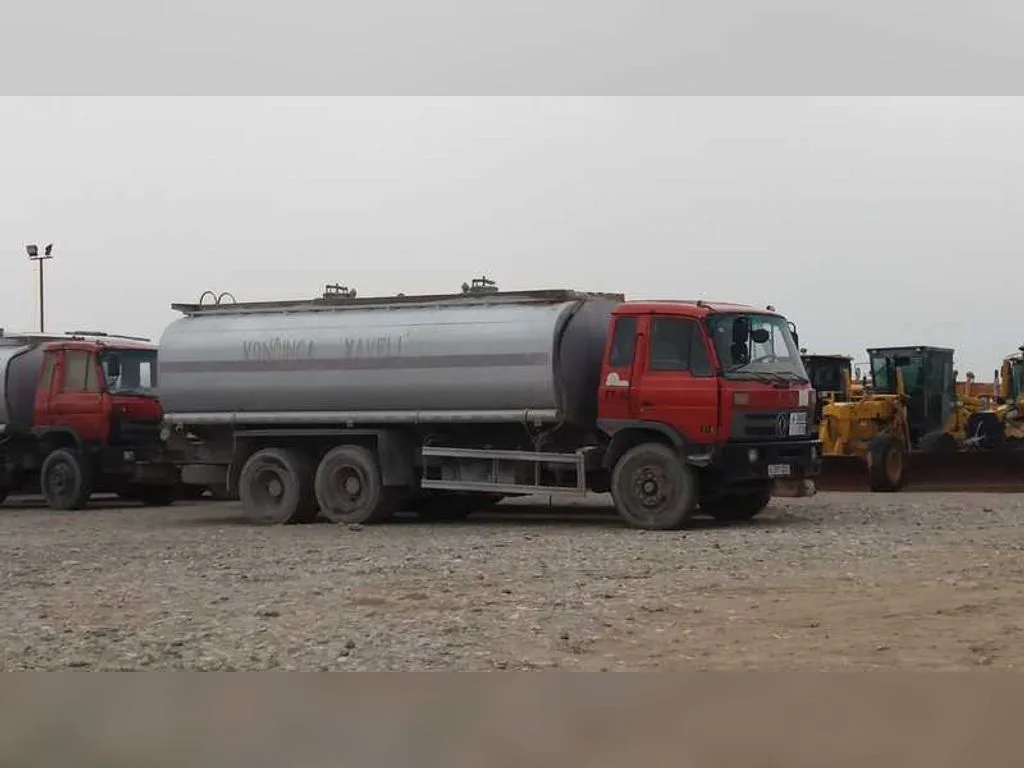 Грузовики Автоцистерна Dongfeng