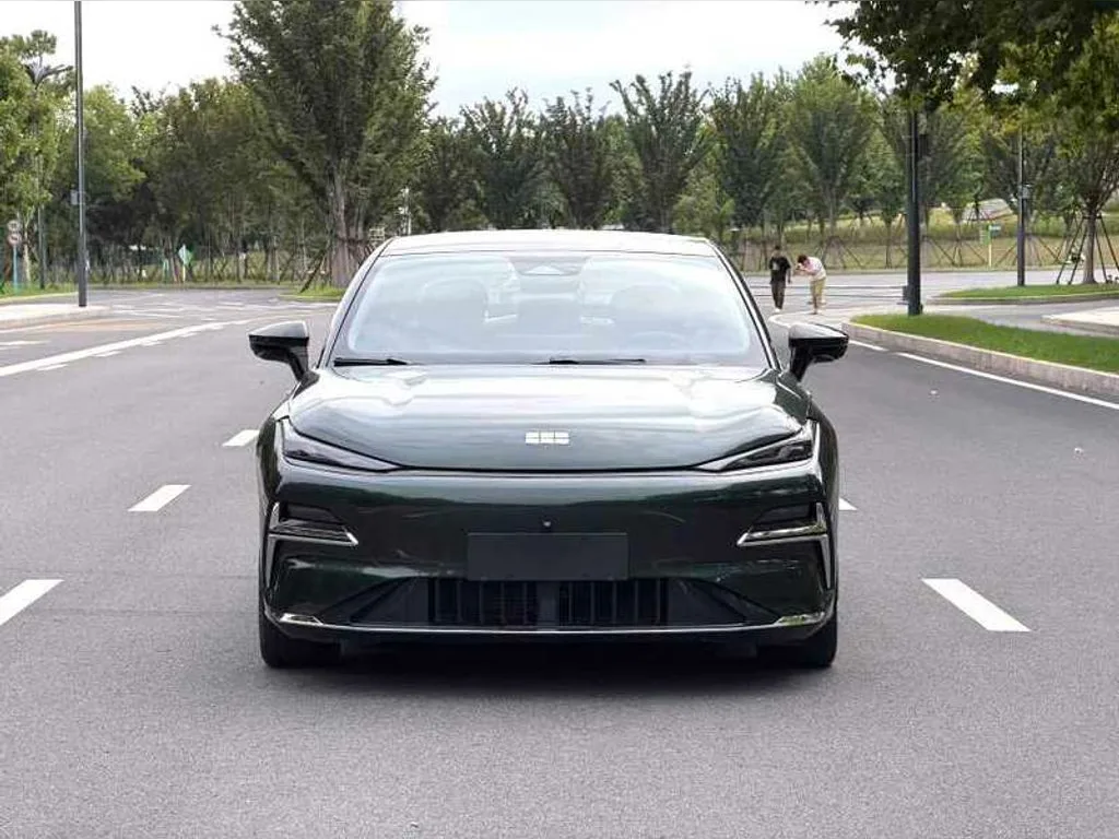 Geely Galaxy E8