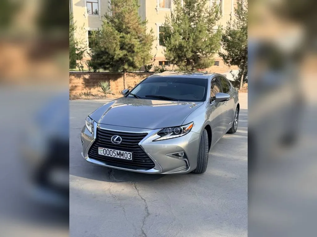 Lexus ES