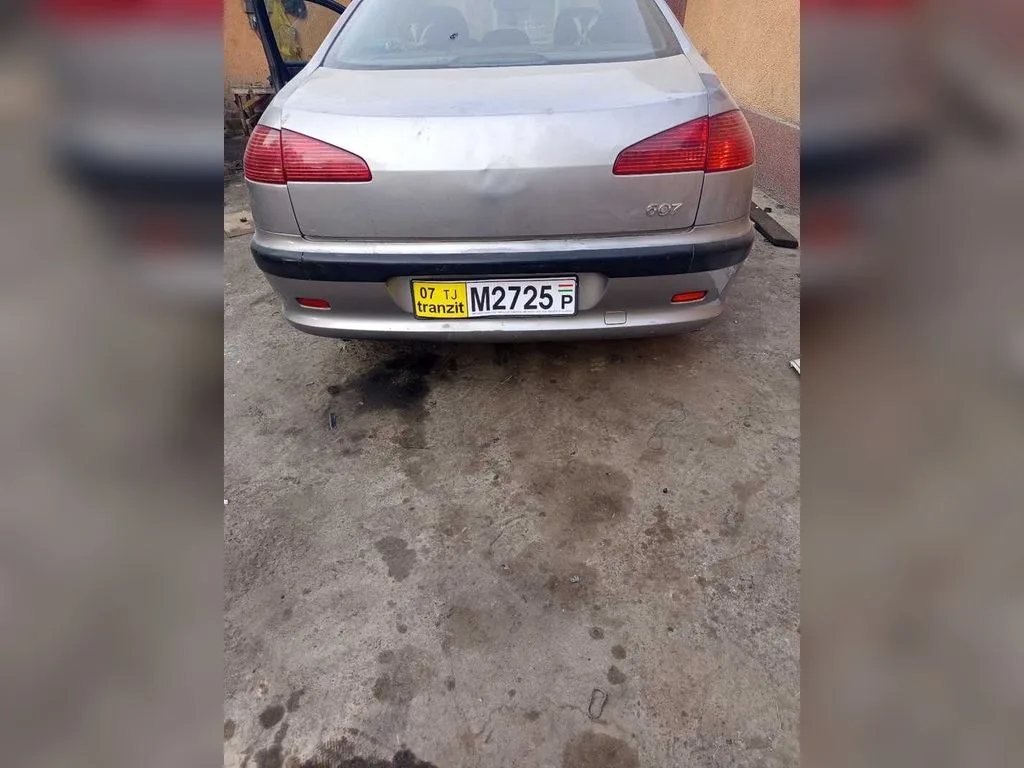 Peugeot 607