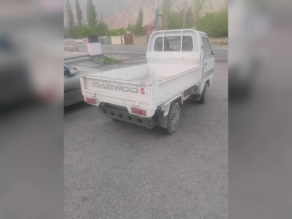 Бортовой автомобиль Daewoo Labo