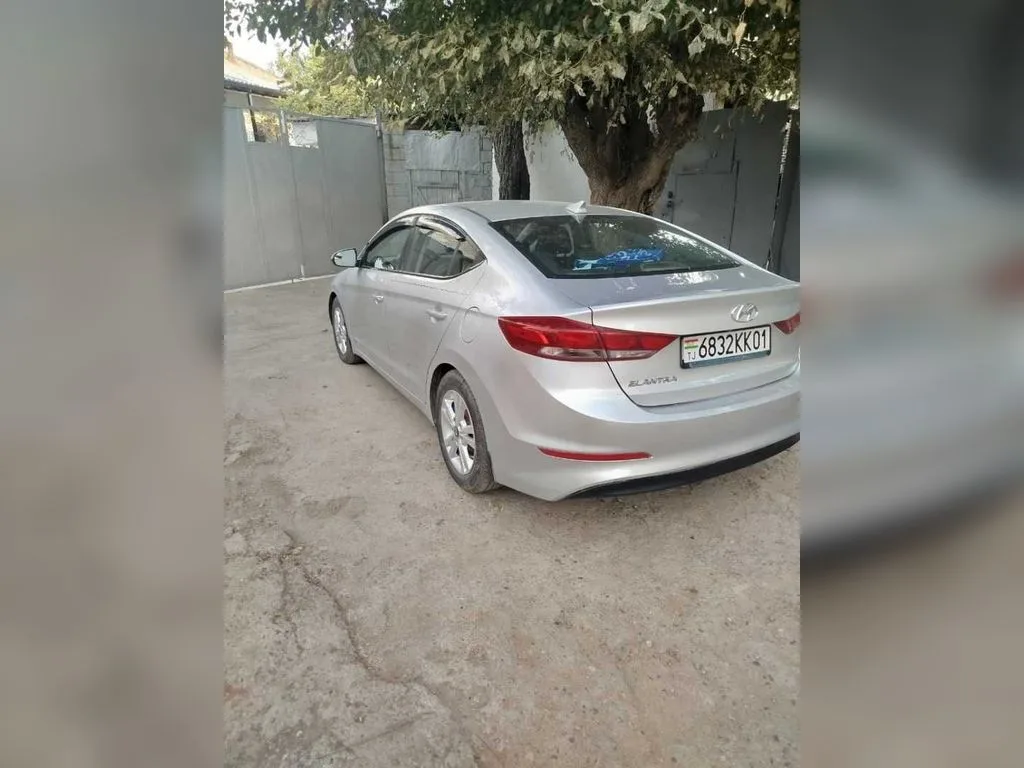 Hyundai Elantra