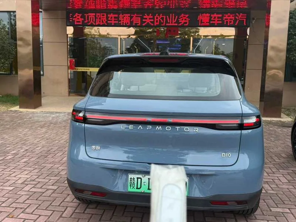 Leapmotor B10