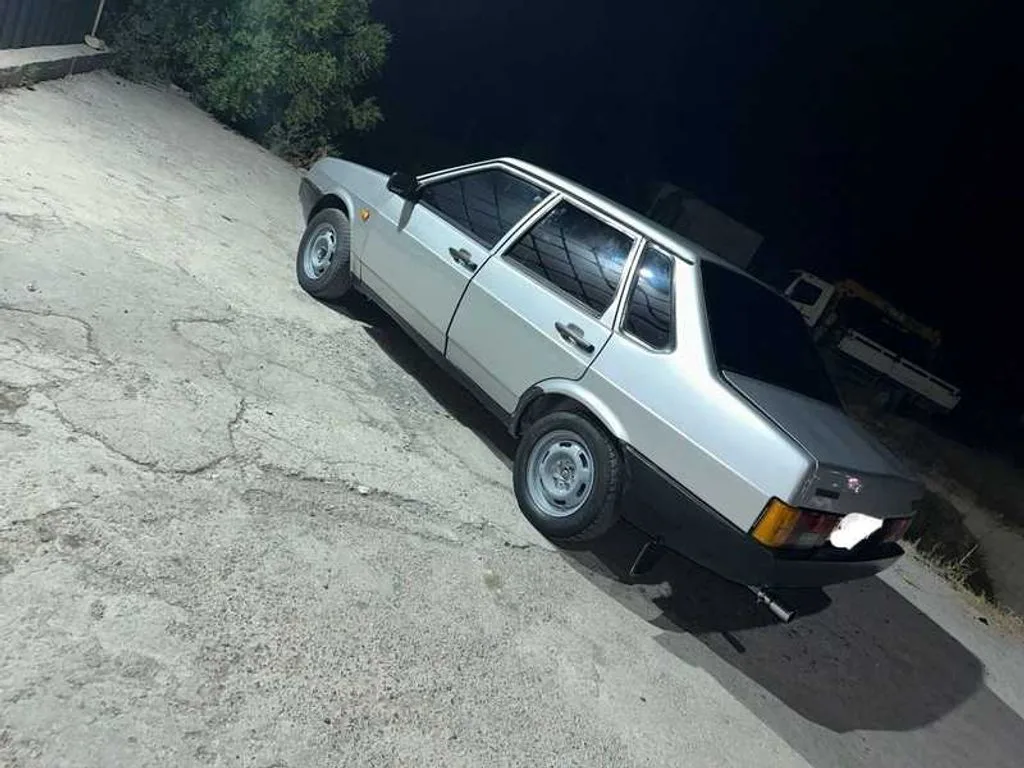 Lada 21099