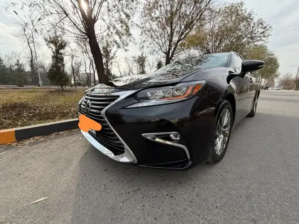 Lexus ES
