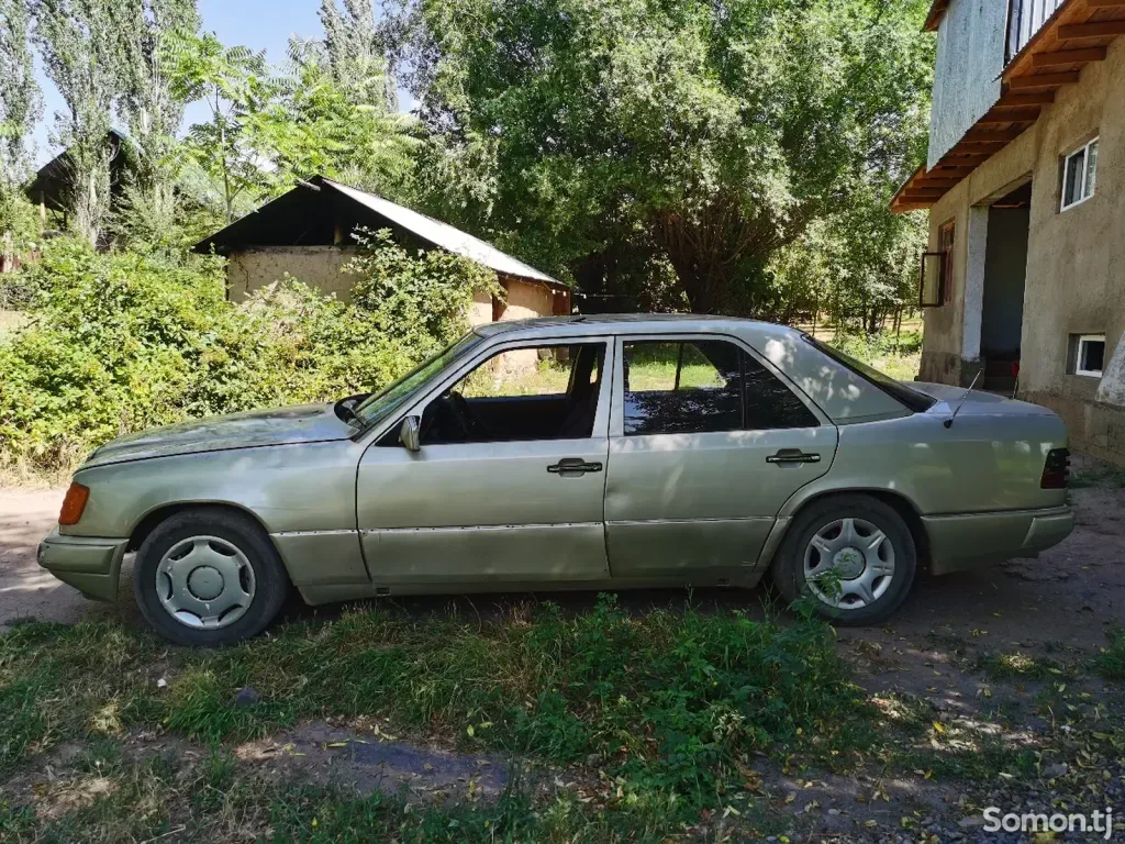 Mercedes-Benz W124