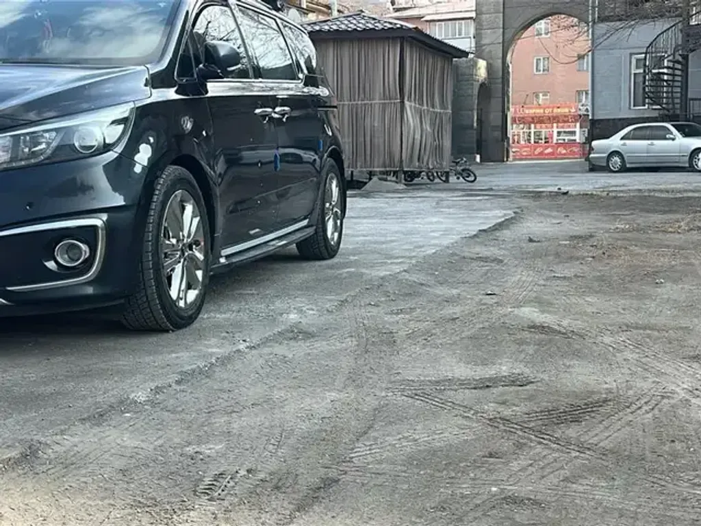 Kia Carnival