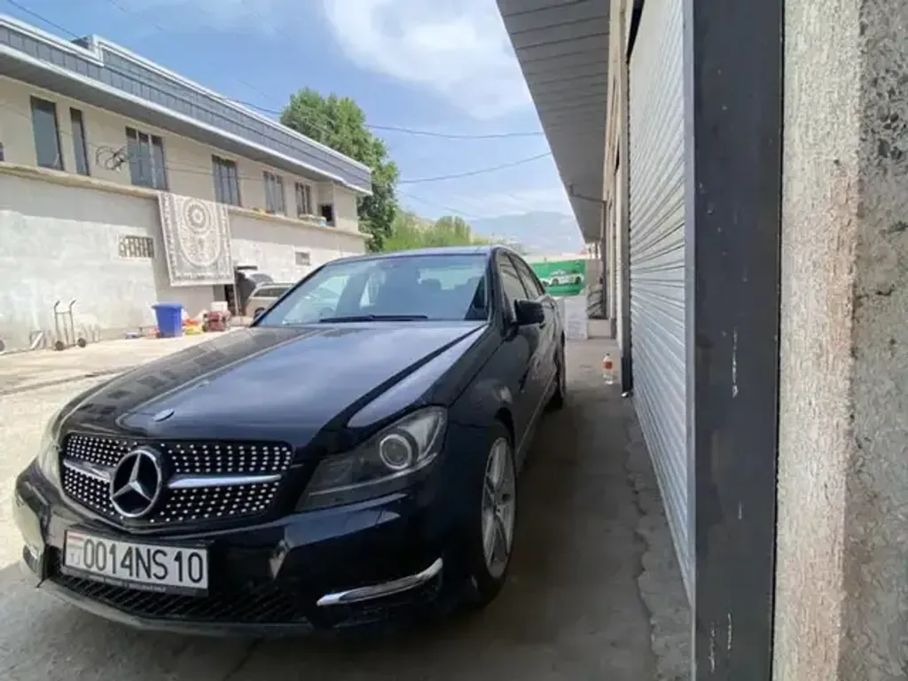 Mercedes-Benz benz-c-class