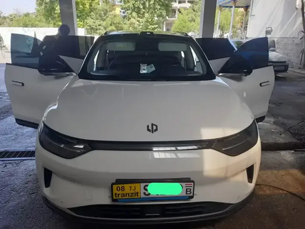 Leapmotor C11