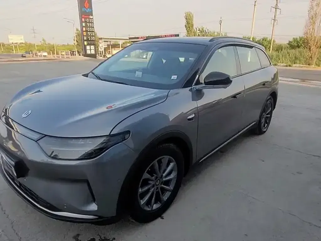 Leapmotor C11