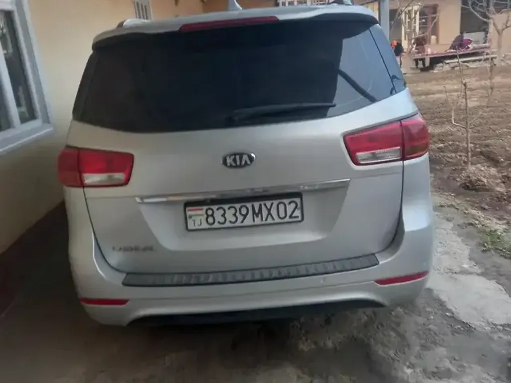 Kia Carnival