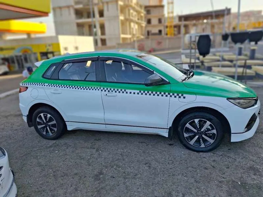 BYD B2