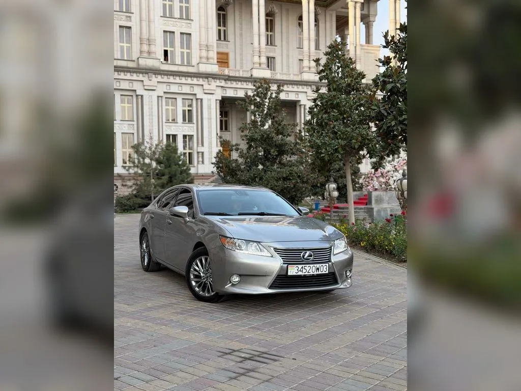 Lexus ES series