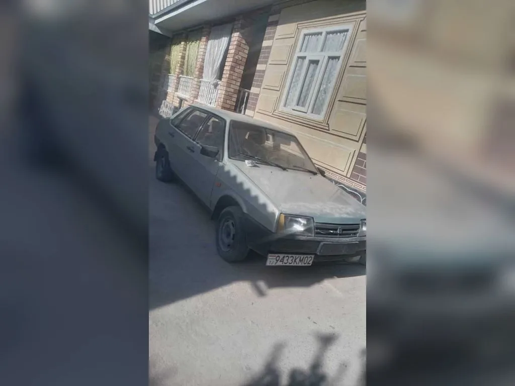 Lada 21099