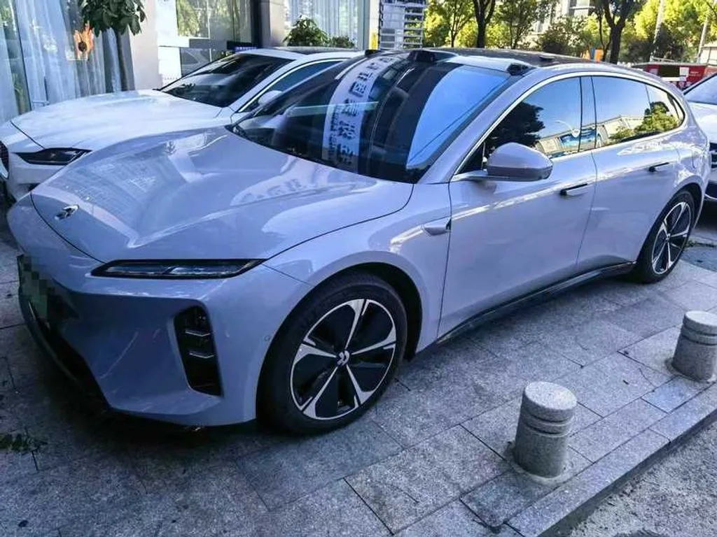 NIO ET5