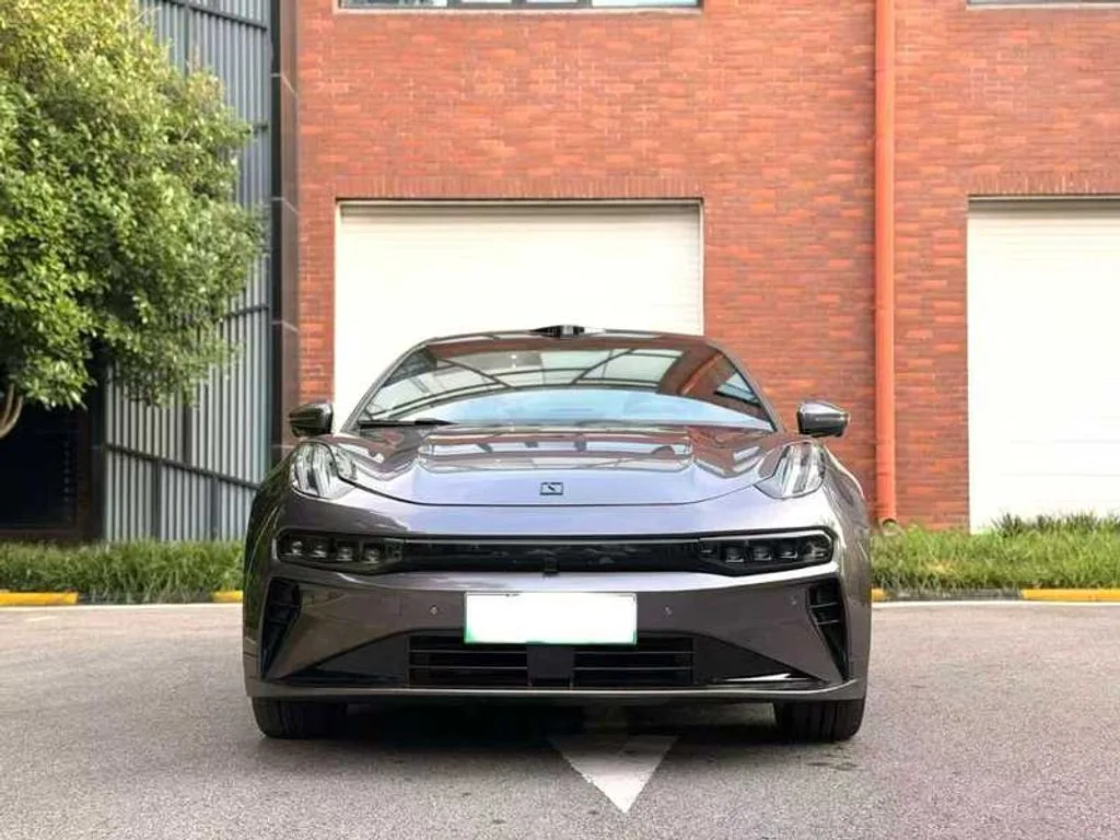 Zeekr 001