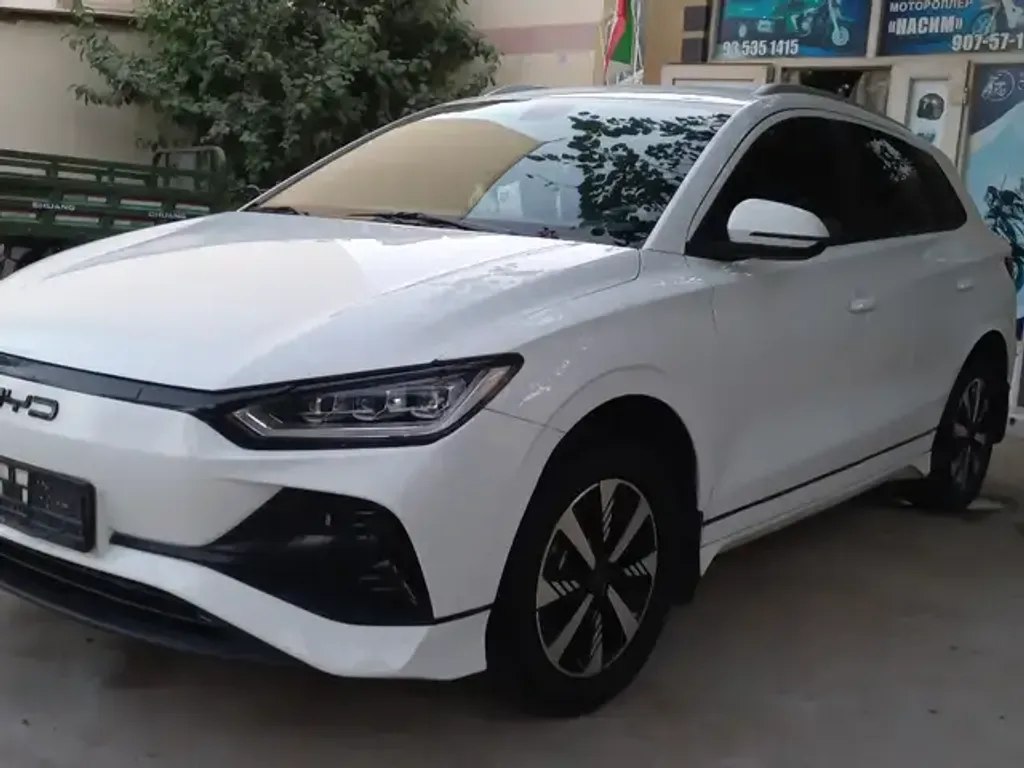 BYD E2