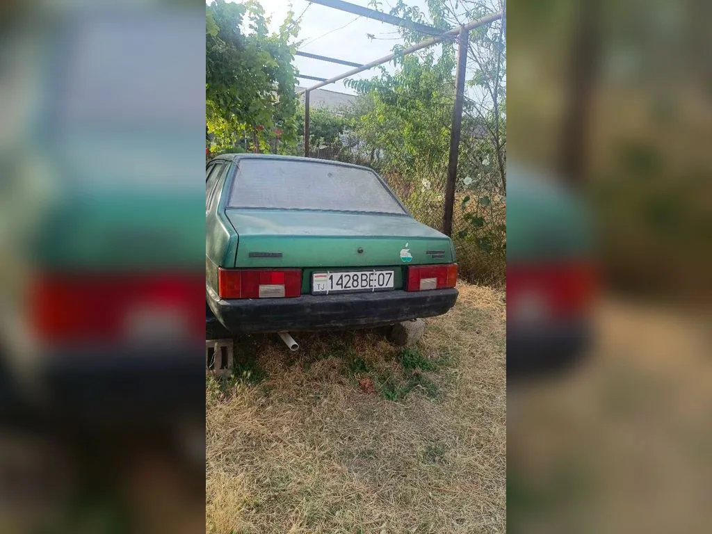Lada 21099