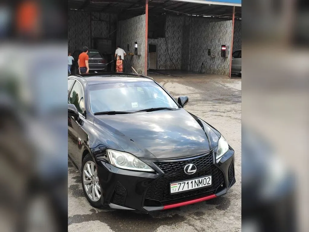 Lexus IS