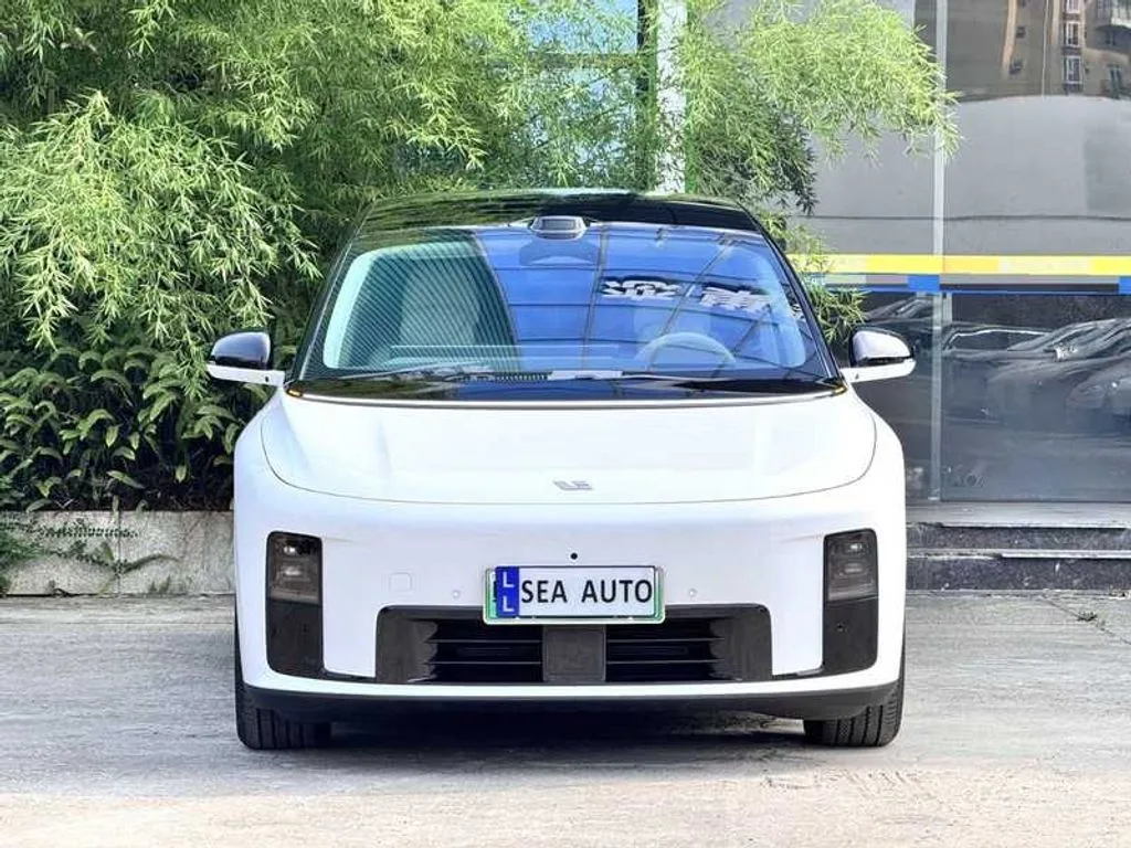 Li Auto I8