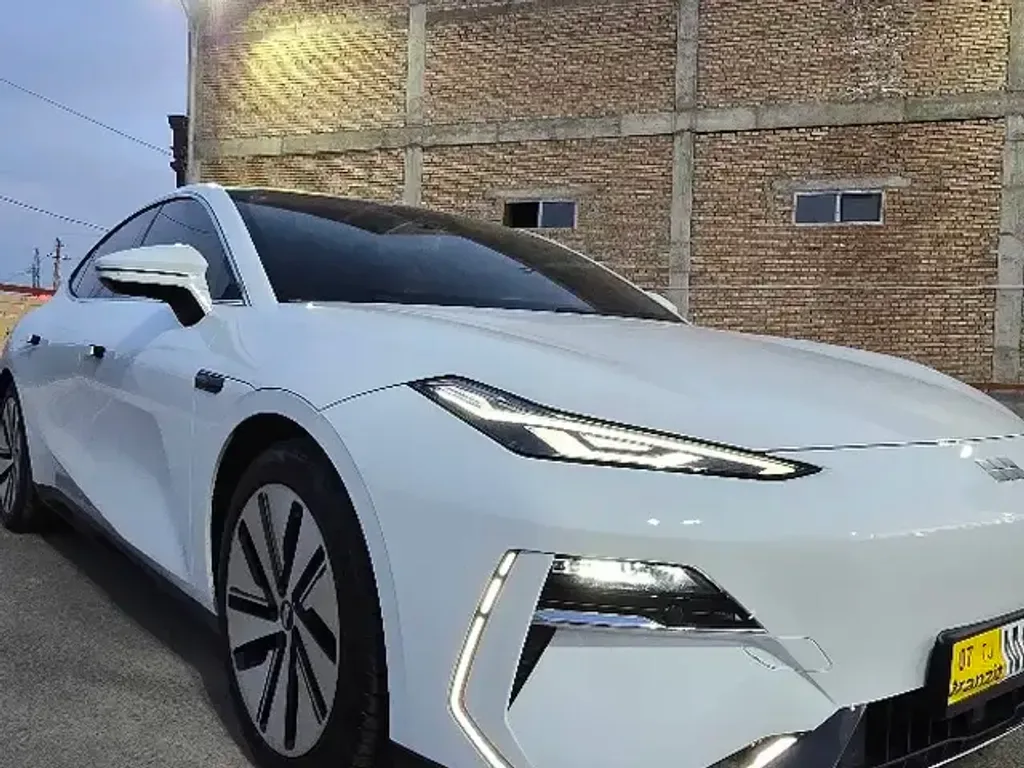 Geely Galaxy E8