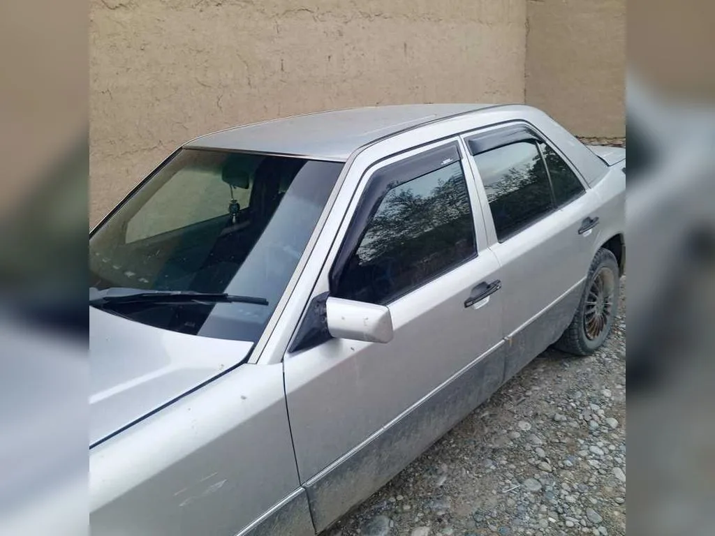 Mercedes-Benz W124