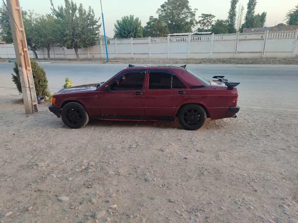 Mercedes-Benz W124