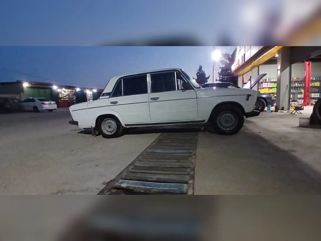 Lada 2106